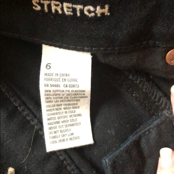 Black denim shorts, American Eagle, size 6 - Picture 3 of 5